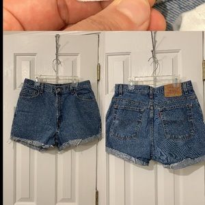 Levi’s mom jean shorts